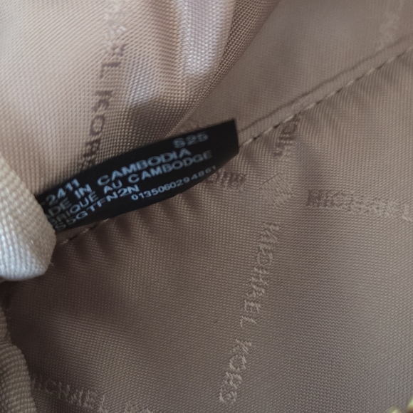 Michael Kors Polka Dot Med Travel Bag NWT - Picture 14 of 16